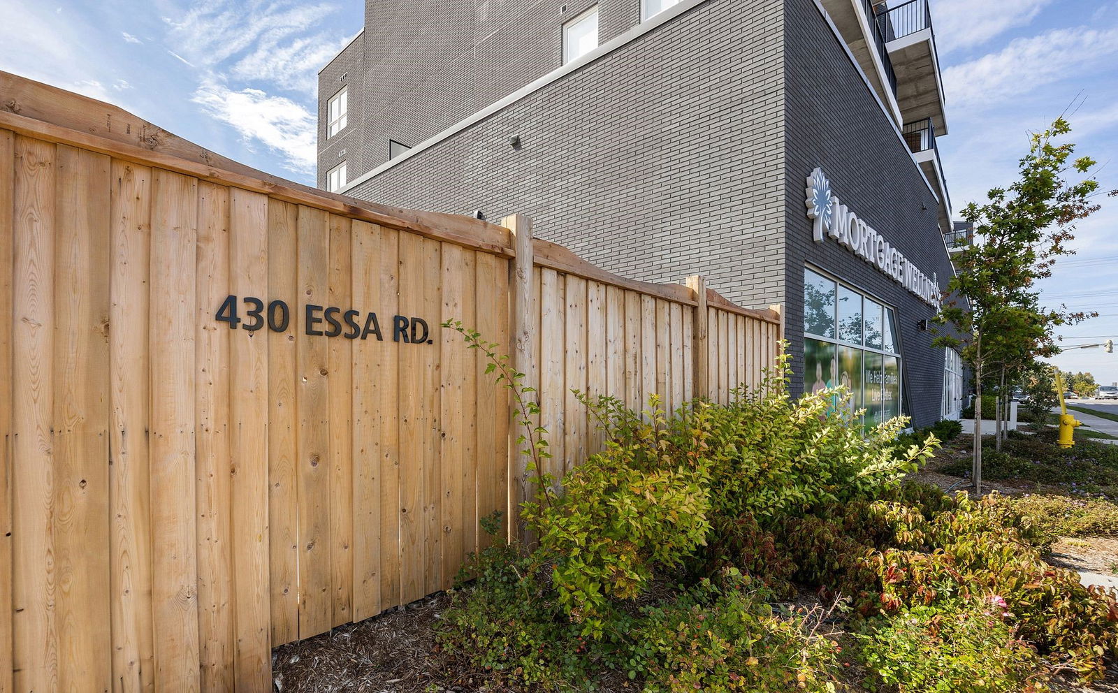 430 Essa Condos, Barrie, Toronto