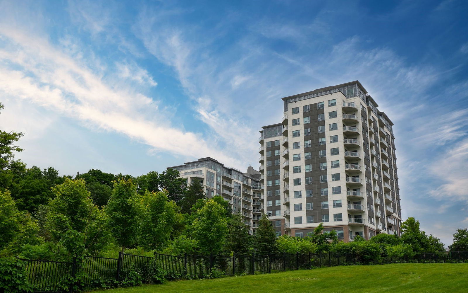 Lakevu Condos, Barrie, Toronto