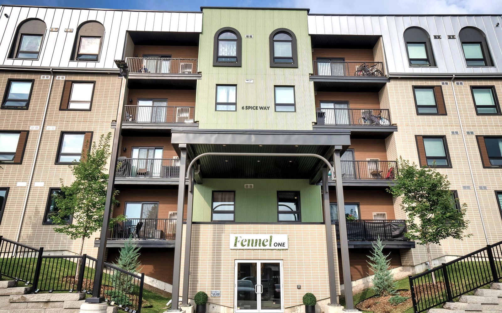 Entrance — Bistro 6 Condos Fennel One, Barrie, Toronto