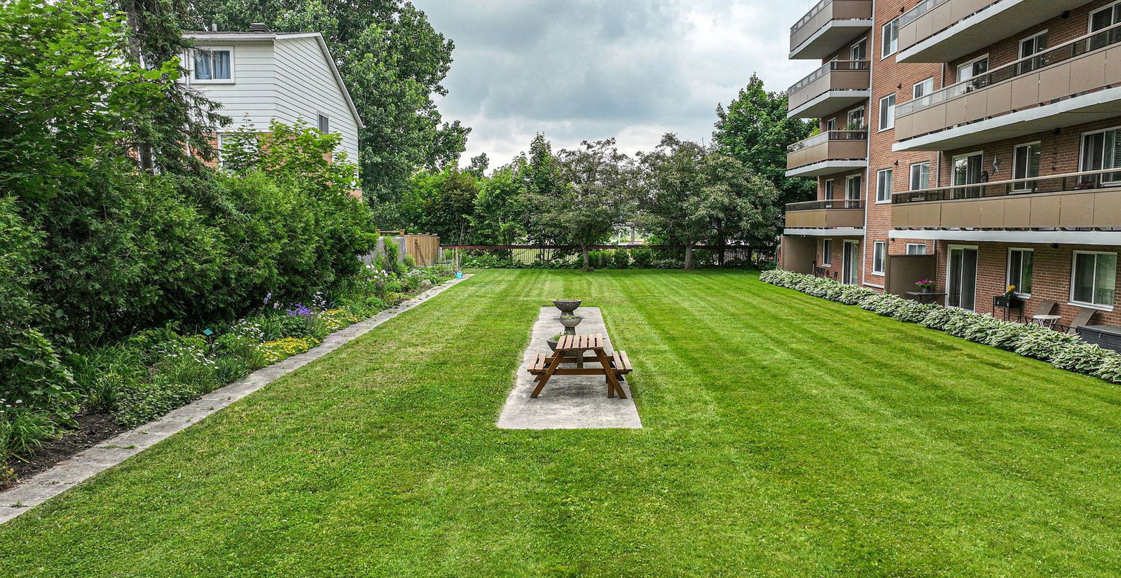 Patio — Carriage Park Condos, Barrie, Toronto