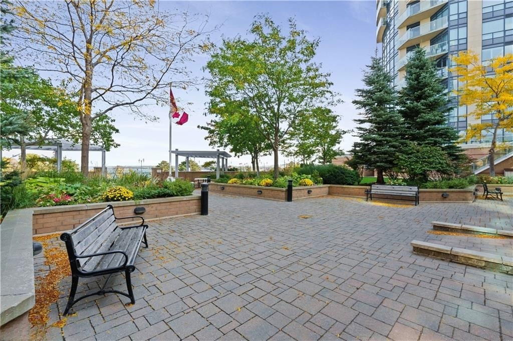 Patio — Nautica Condo Community, Barrie, Toronto