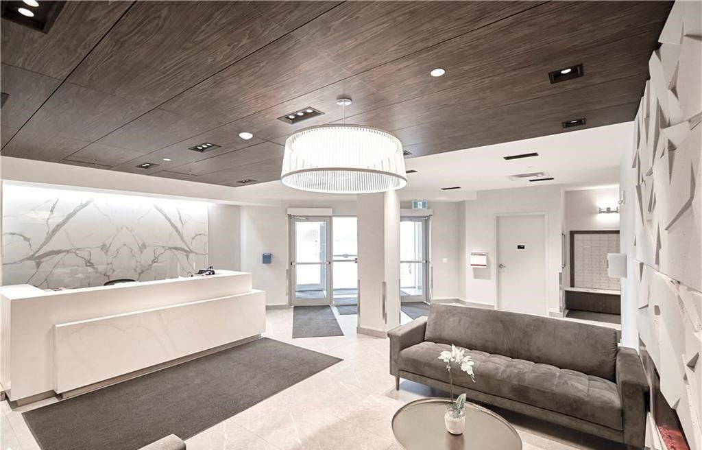 Lobby — Lakevu Condos II, Barrie, Toronto