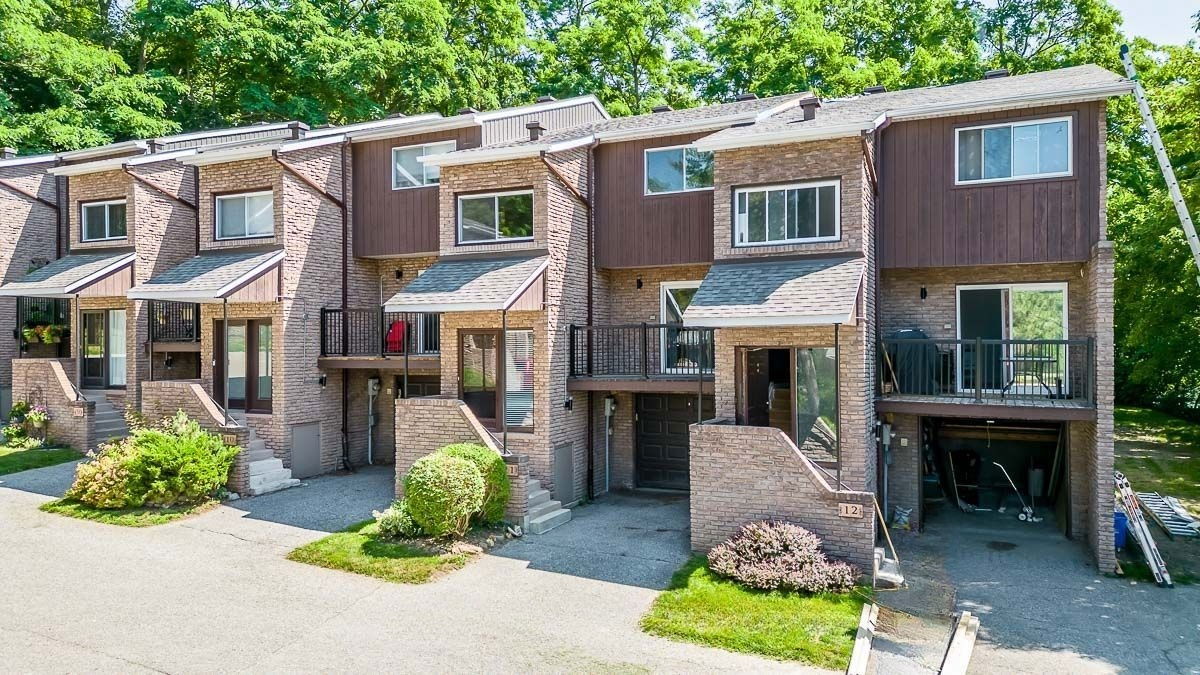 The Brownstones of St. Vincent, Barrie, Toronto