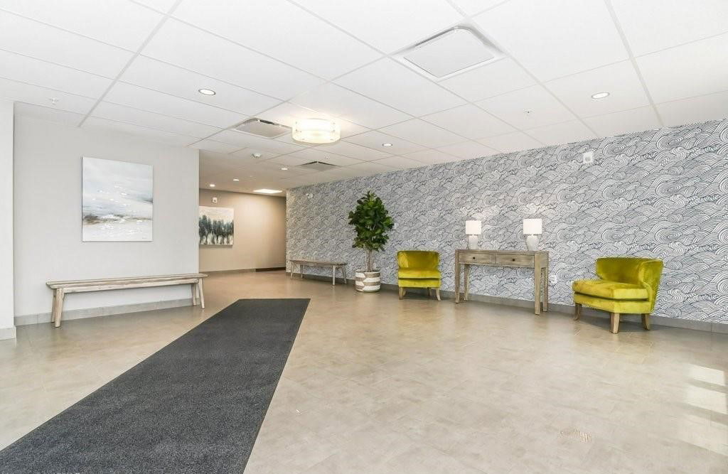 Lobby — 104 Summit Ridge Drive, Guelph, Toronto