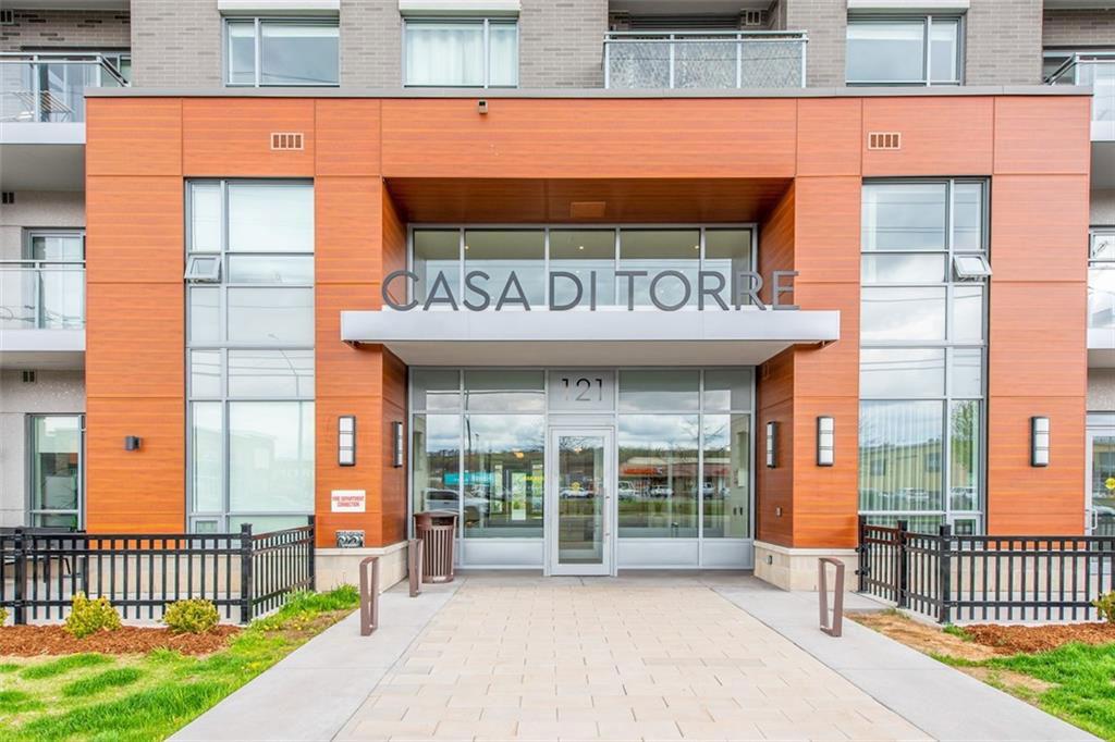 Entrance — Casa Di Torre, Hamilton, Toronto