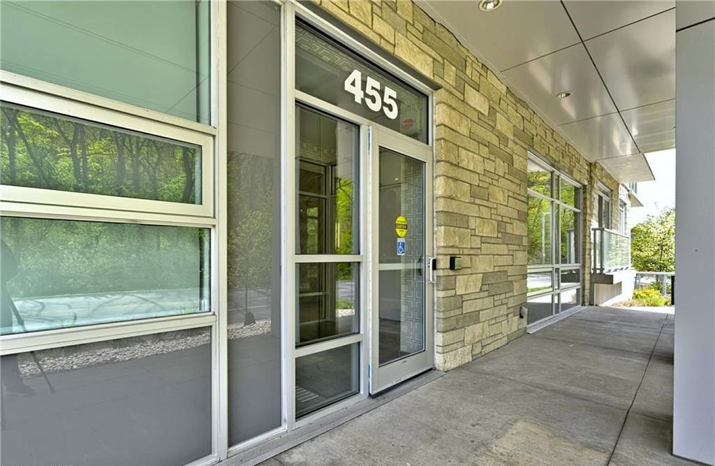 Entrance — Vista Condos on Charlton, Hamilton, Toronto