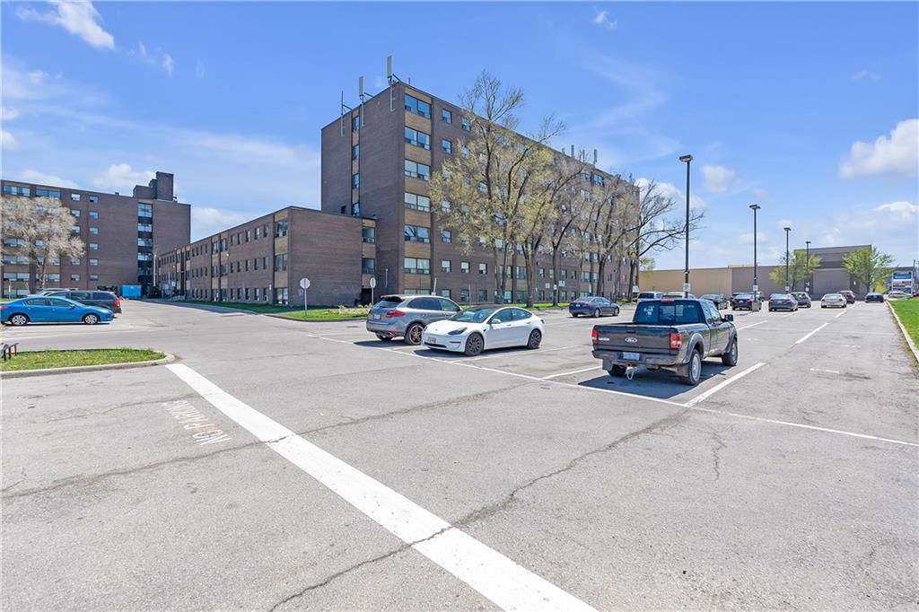 Centre Residences, Hamilton, Toronto