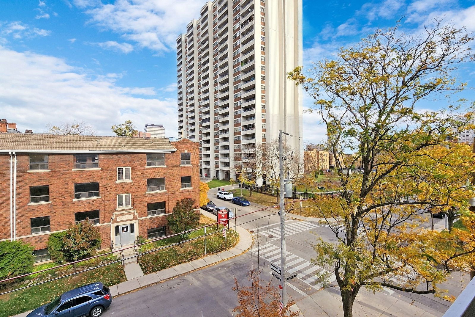 Skyline — 75 Duke Street, Hamilton, Toronto