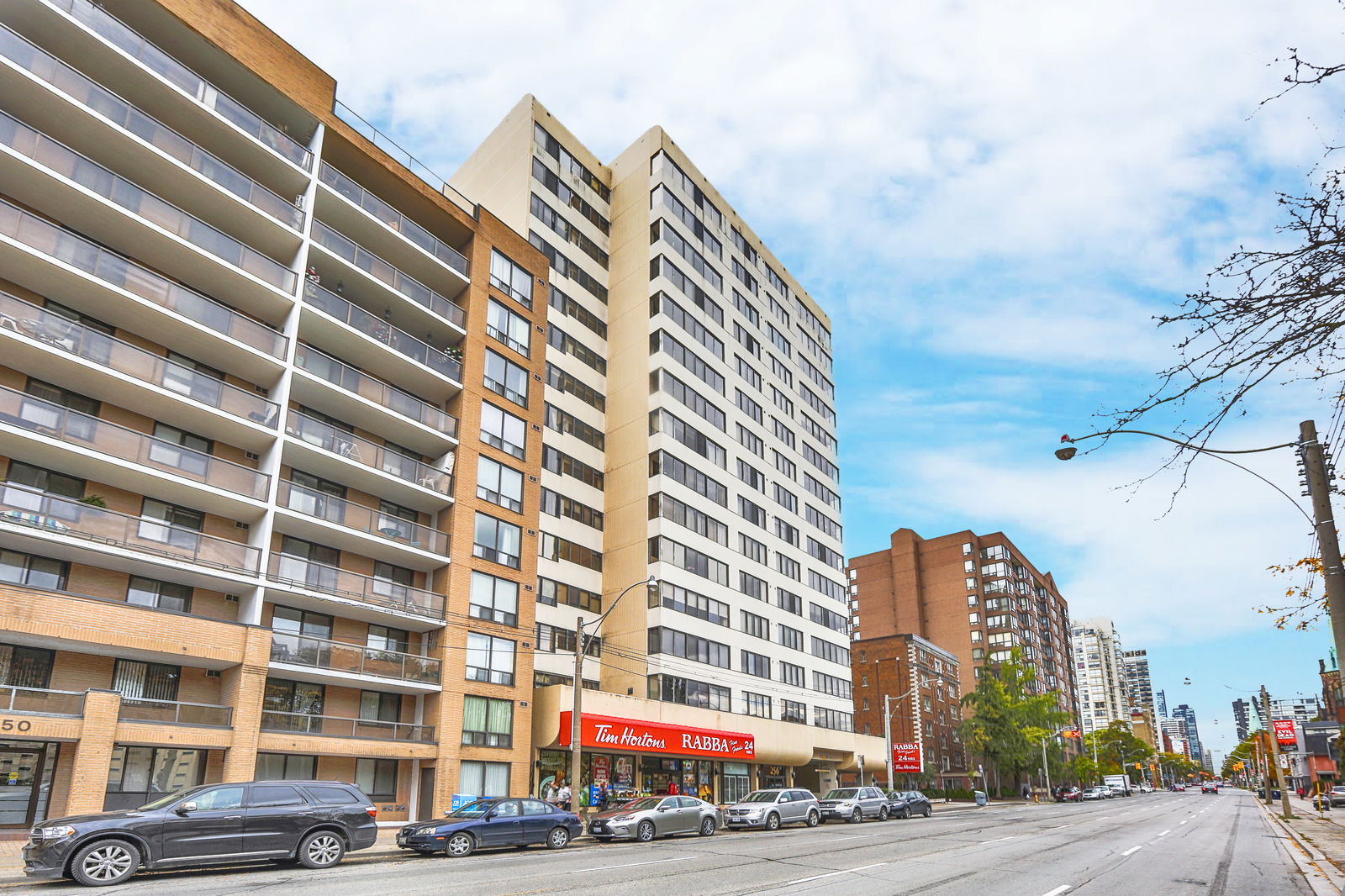 Exterior — 256 Jarvis St, Downtown, Toronto