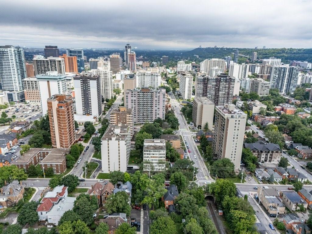 Queensvilla Condos, Hamilton, Toronto