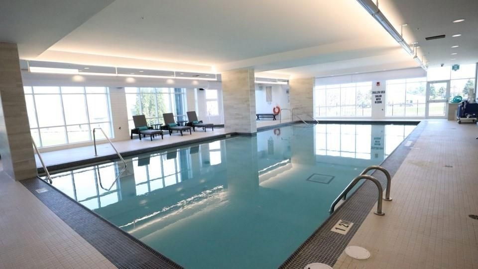 Pool — 16 Szollosy Circle, Hamilton, Toronto