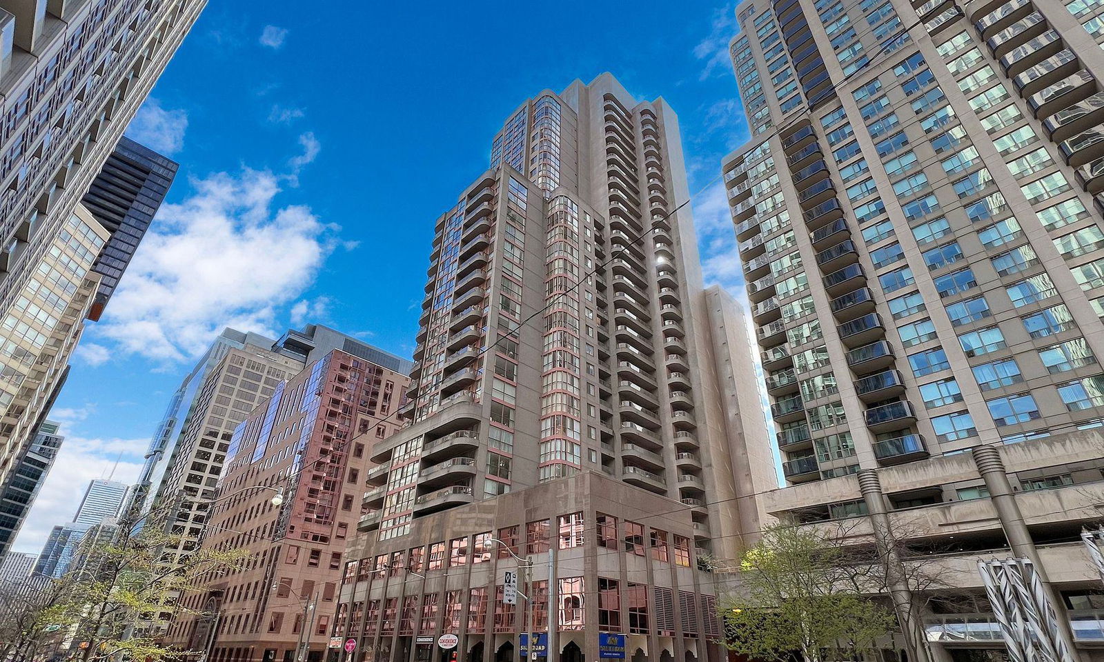 Exterior Side — Conservatory Tower, Downtown, Toronto