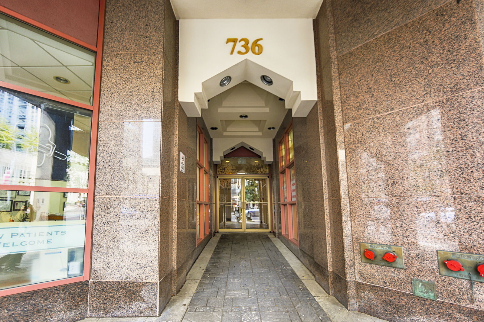 Entrance — Conservatory Tower, Downtown, Toronto