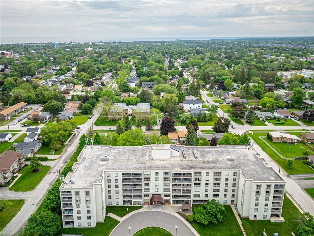 Skyline — The Galleries, Collingwood, Toronto