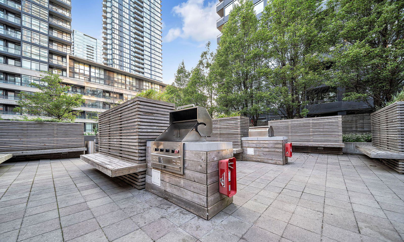 BBQ — Neo - CityPlace, Downtown, Toronto