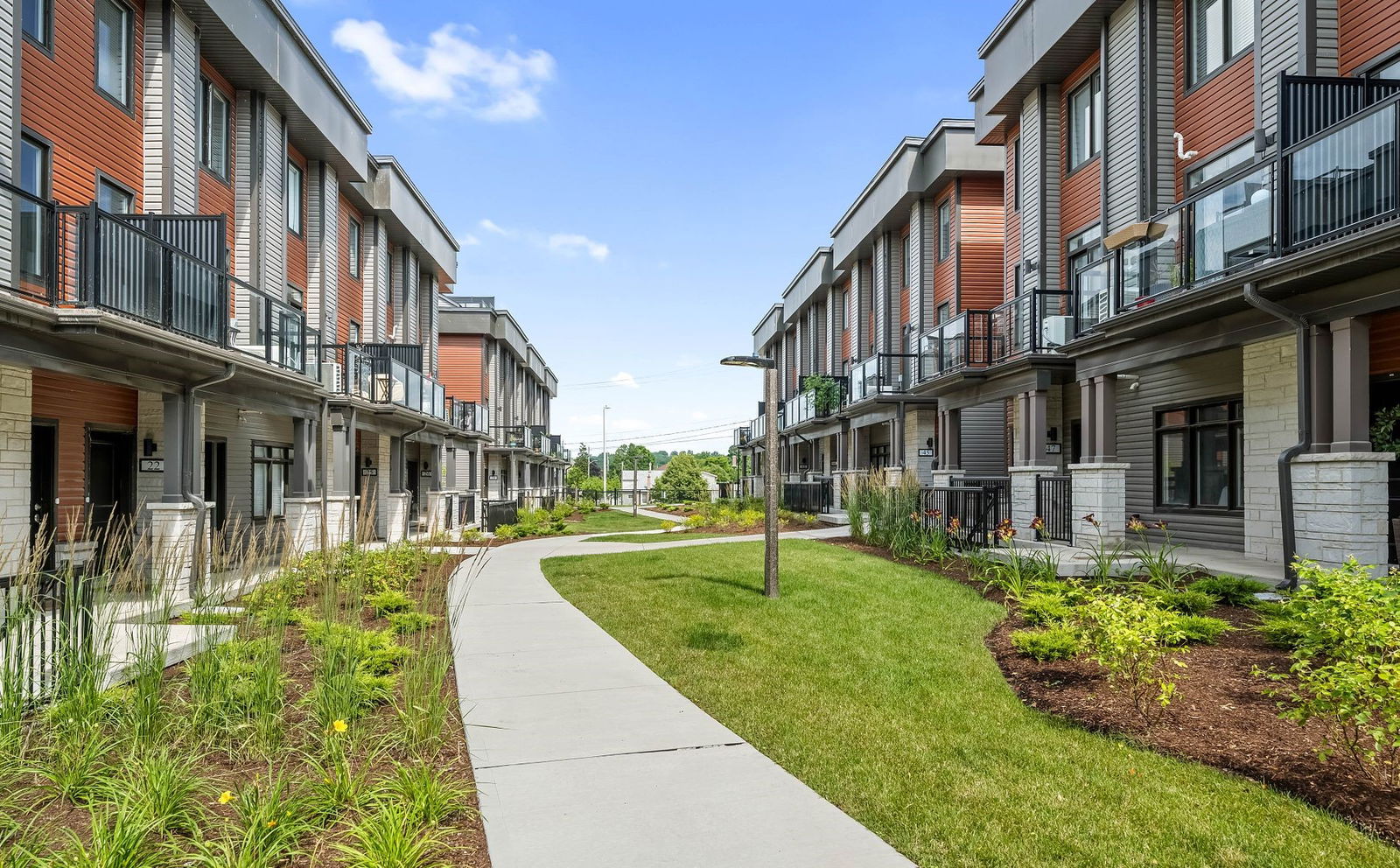 Kayak Urban Townhomes, Brant, Toronto