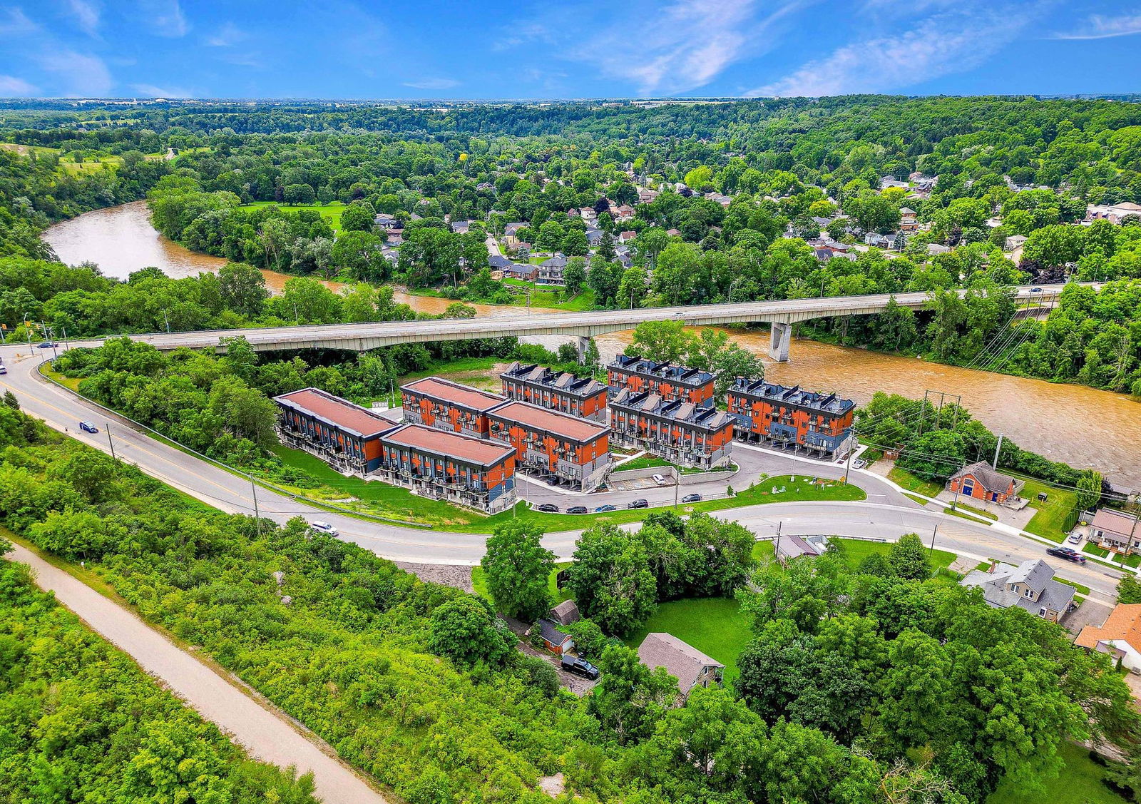 Kayak Urban Townhomes, Brant, Toronto