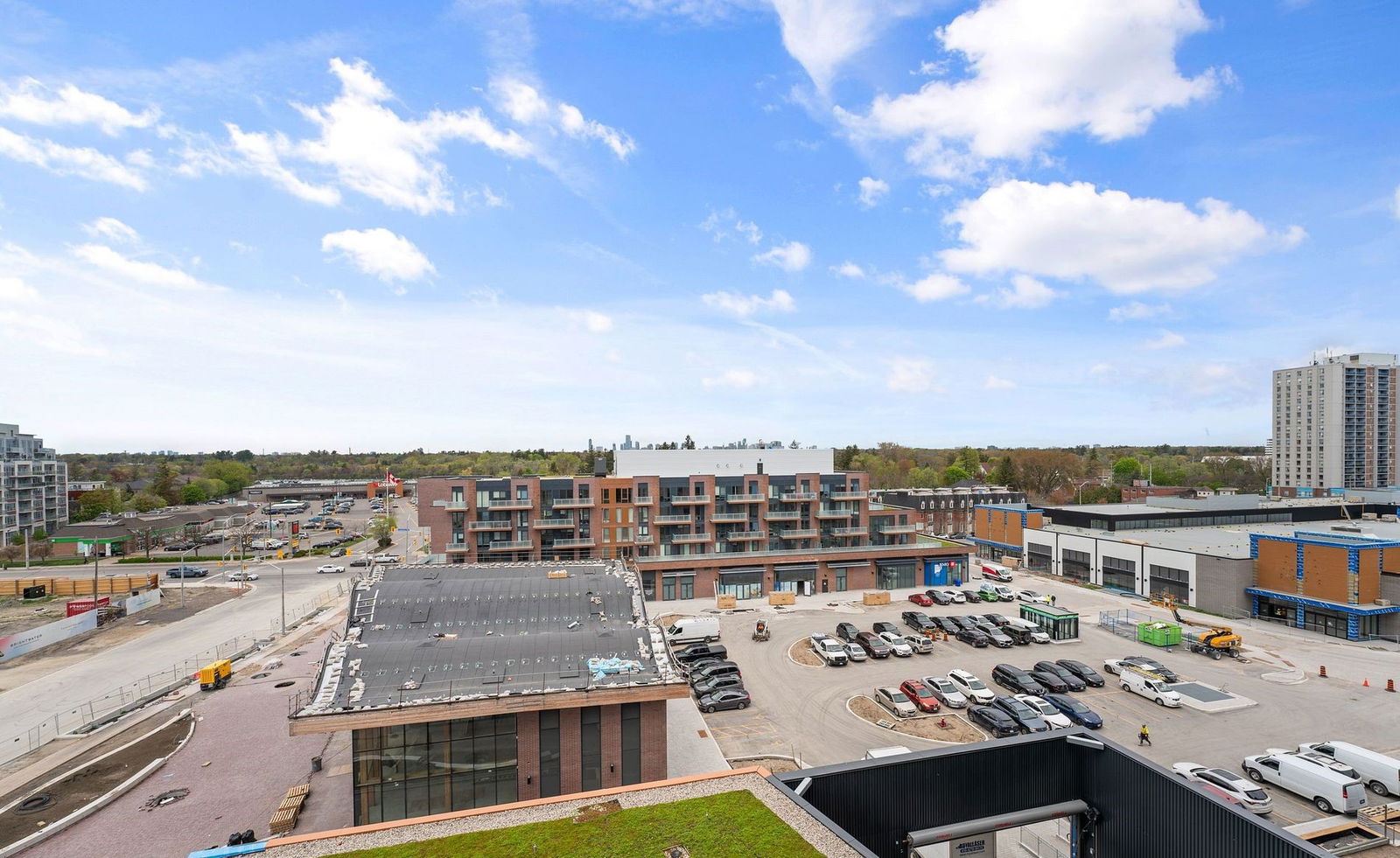 Skyline — Brightwater Condos II, Mississauga, Toronto