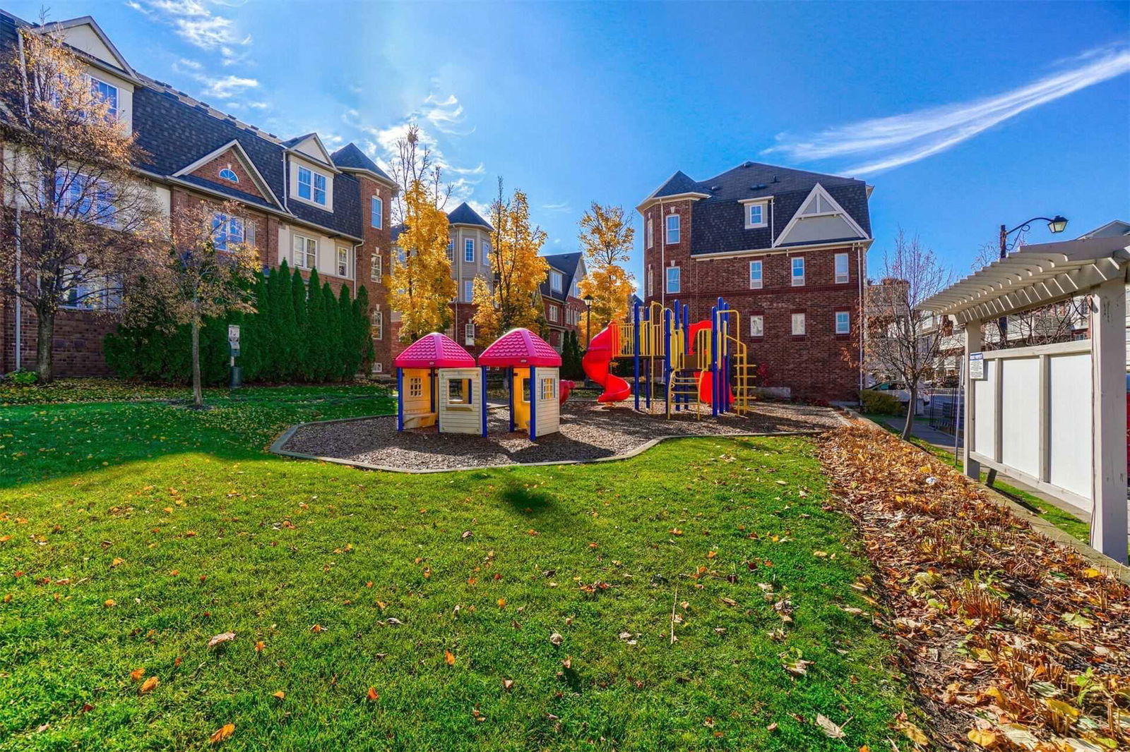 734 Neighbourhood Circle, Mississauga, Toronto