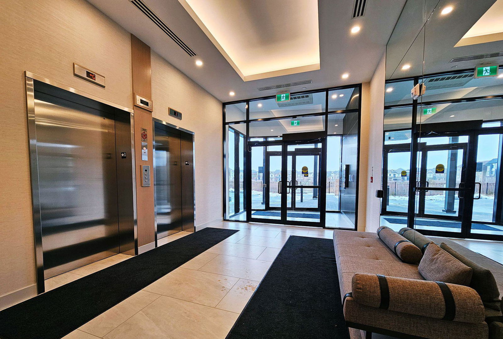 Lobby — 3265 Cardling Mill Trail, Oakville, Toronto