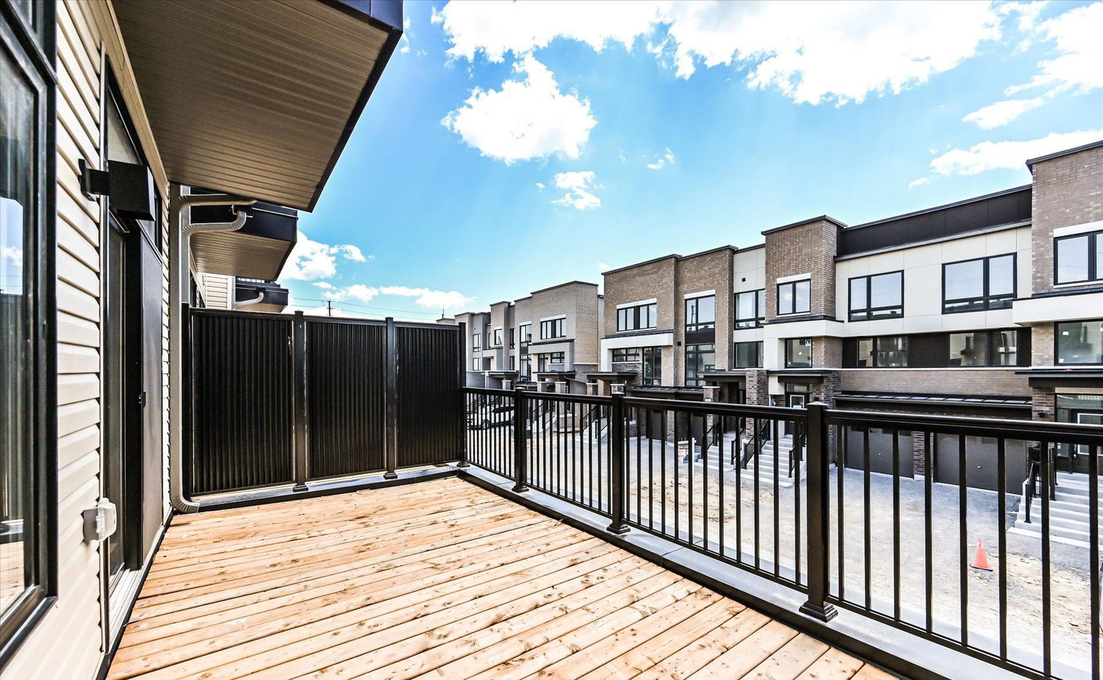 Rooftop Deck — Greenhill Towns, Oshawa, Toronto