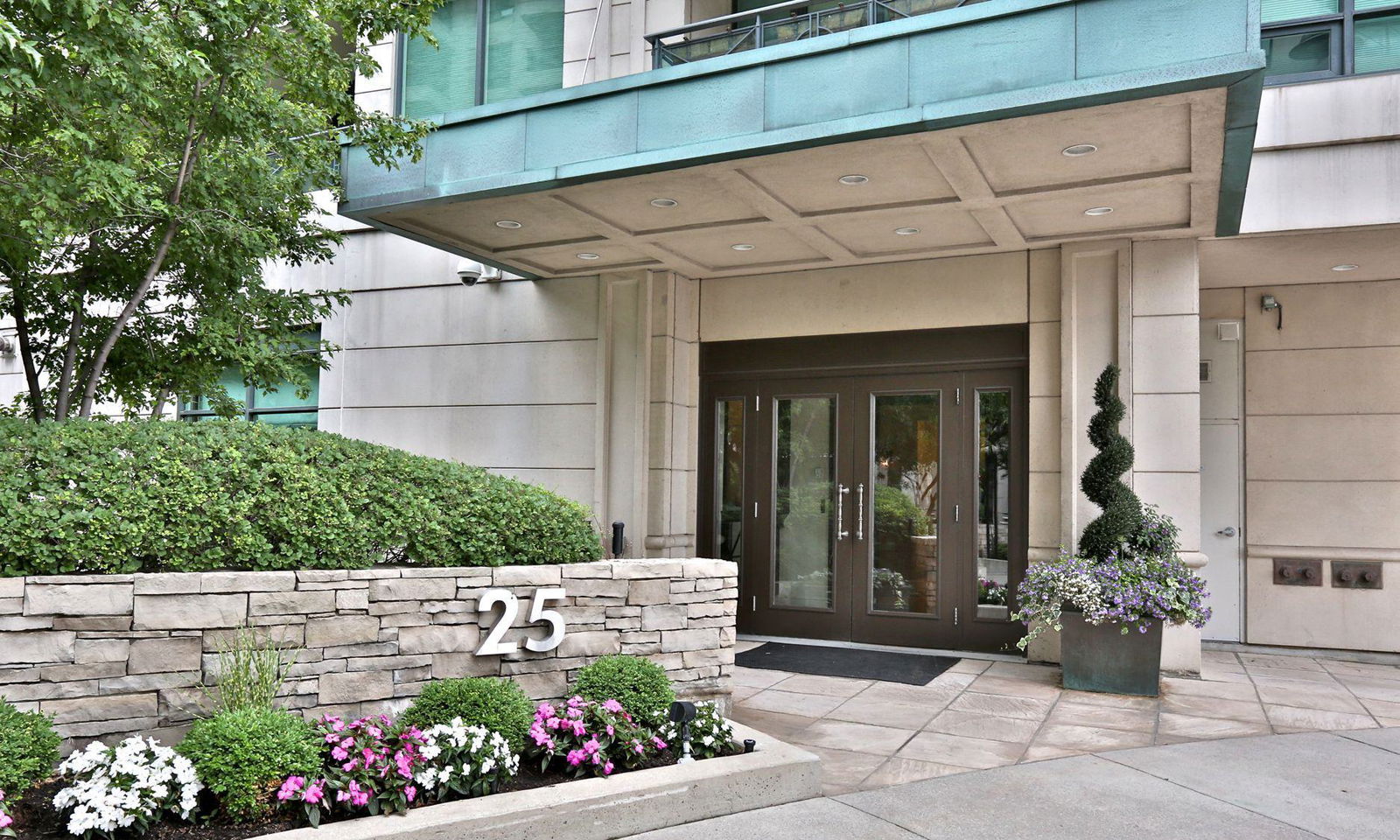 Entrance — Thornwood II Condos, Midtown, Toronto