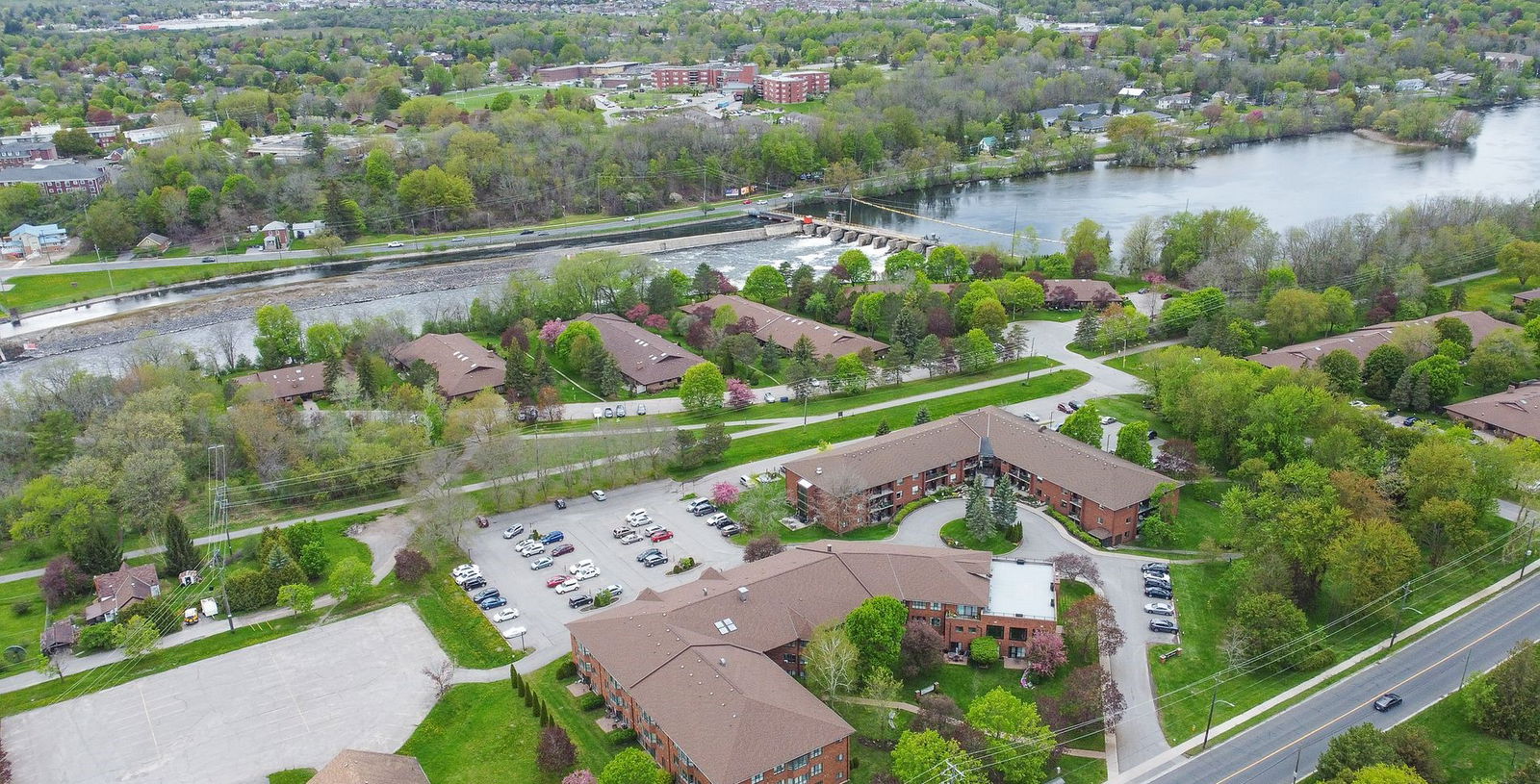 Auburn Village Gardens, Peterborough, Toronto