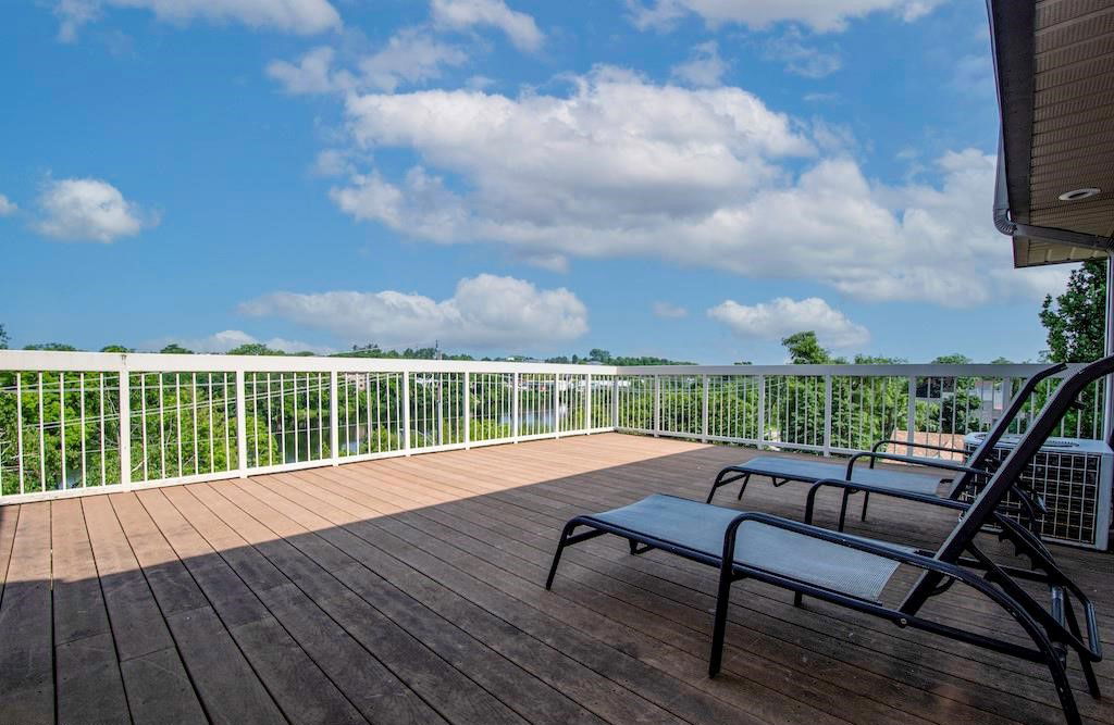 Rooftop Deck — 40 Auburn Street, Peterborough, Toronto