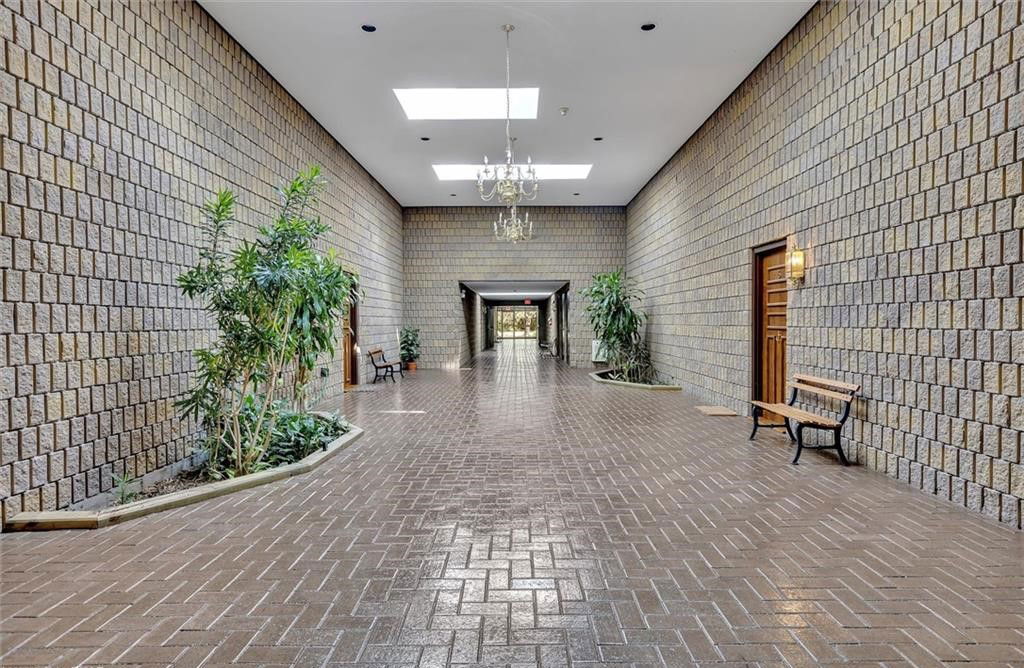 Lobby — 14 Paddock Wood, Peterborough, Toronto