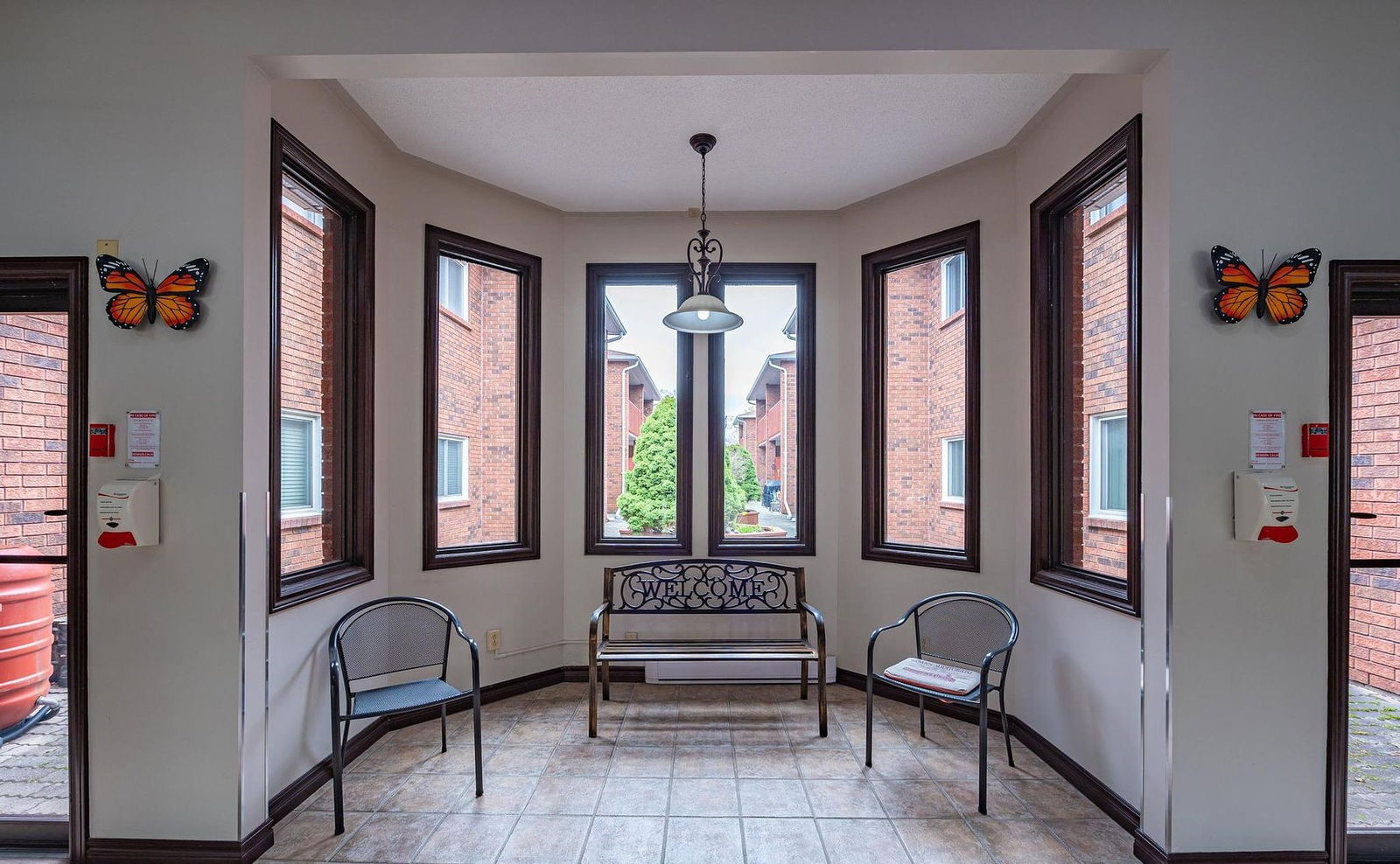 Lobby — 475 Parkhill Road, Peterborough, Toronto