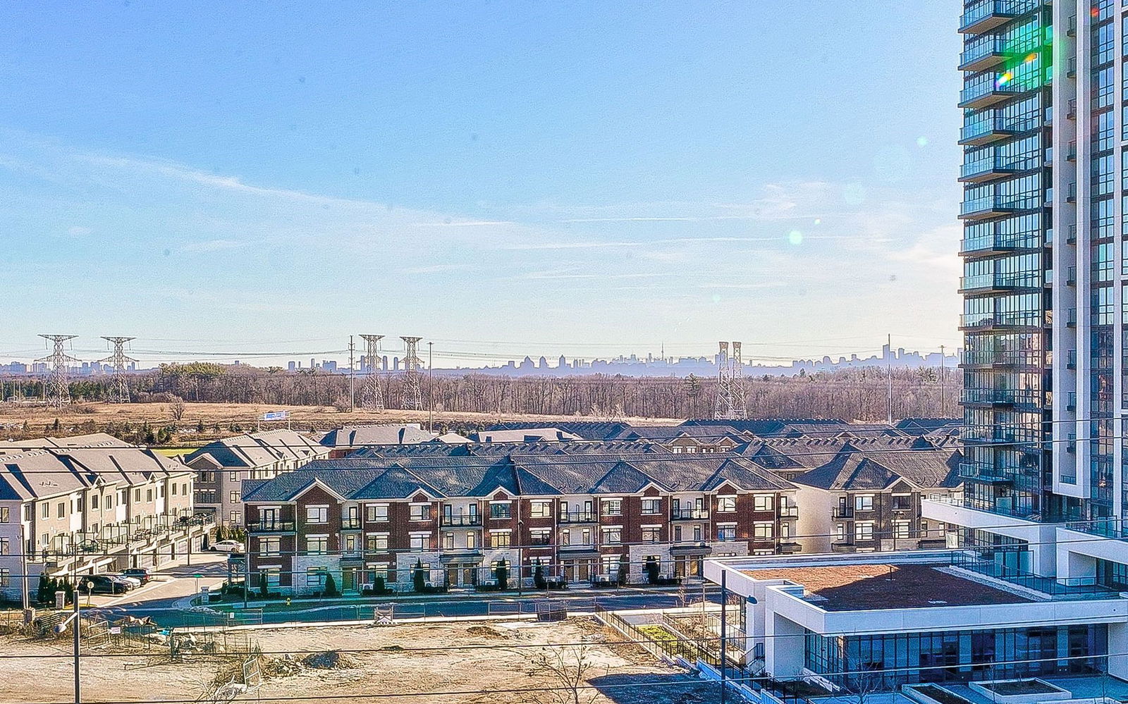 Skyline — Royal Gardens Condos, Richmond Hill, Toronto