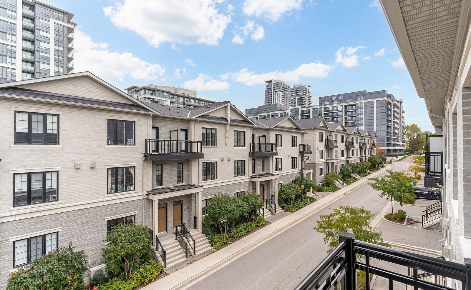 Skyline — Luxe Towns on Valleymede, Richmond Hill, Toronto