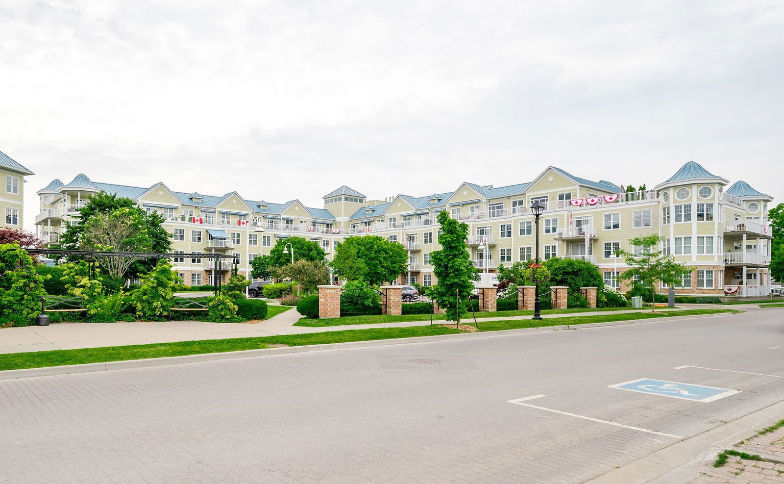 Harbour Walk, Cobourg, Toronto