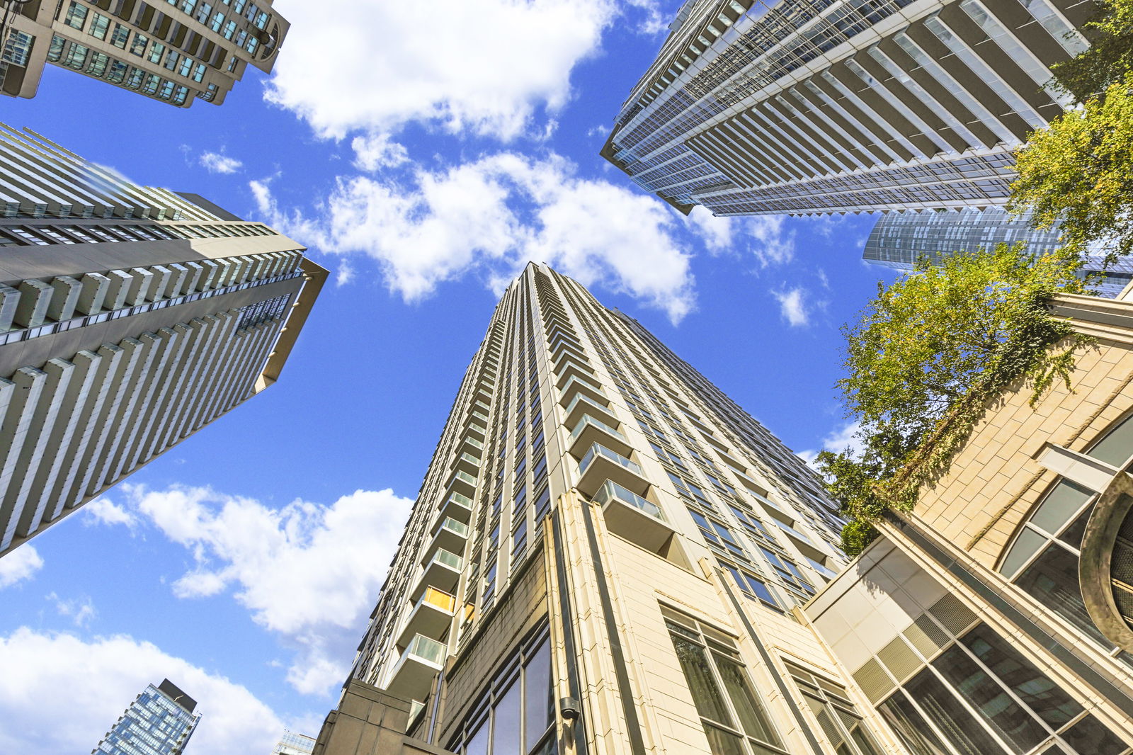 College Park North Tower, Downtown, Toronto