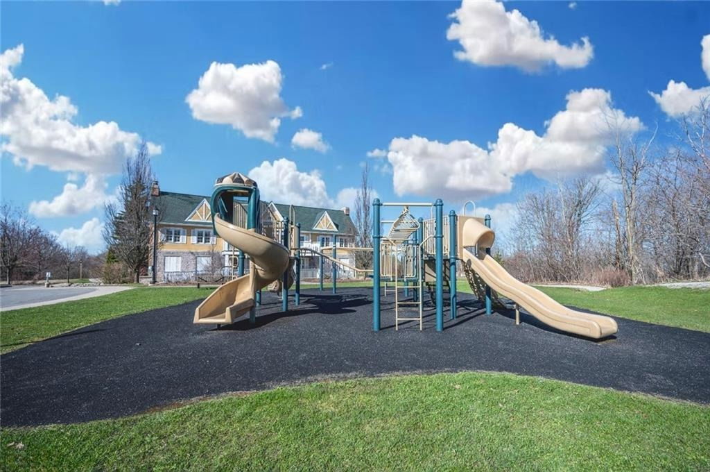 Playground — Carriage Country Club Towns, Oro-Medonte, Toronto