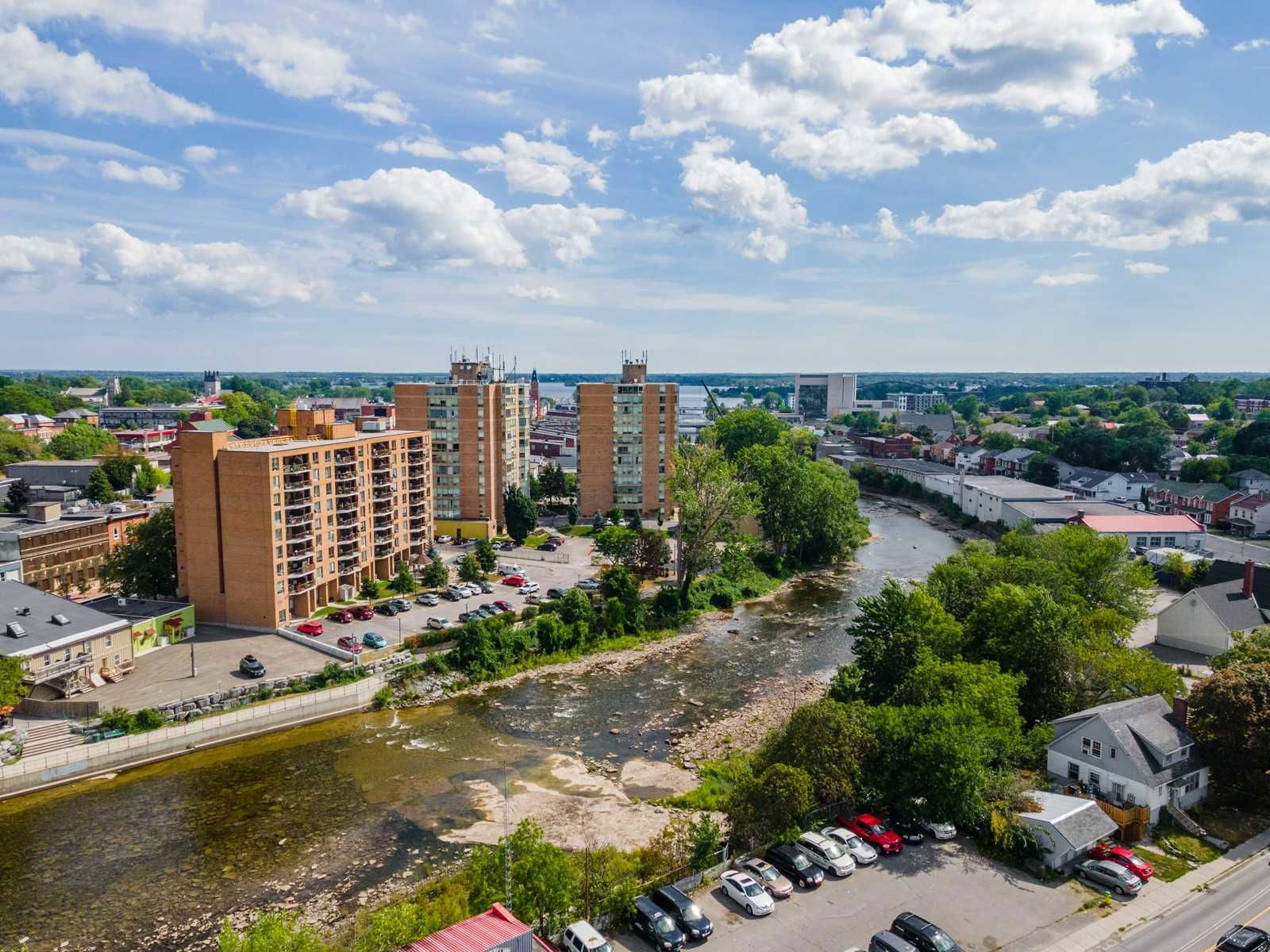 McNabb Towers, Belleville, Toronto