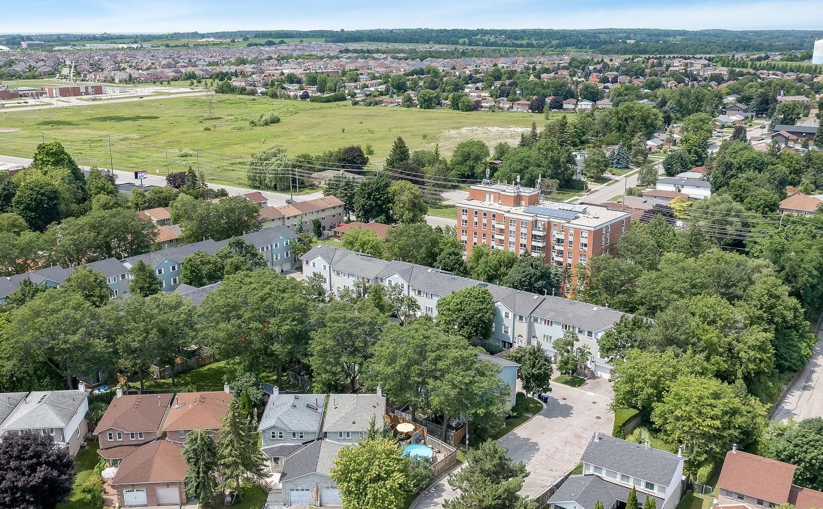 Harmony Circle Condos, Bradford West Gwillimbury, Toronto