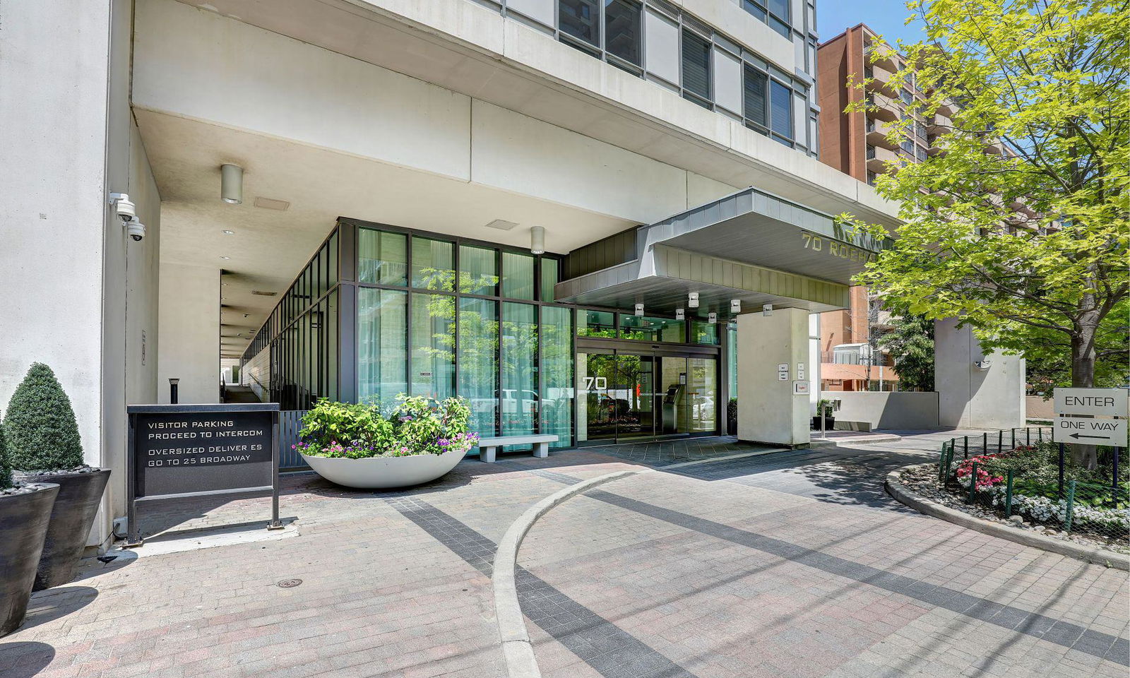 Entrance — The Republic South Tower, Midtown, Toronto