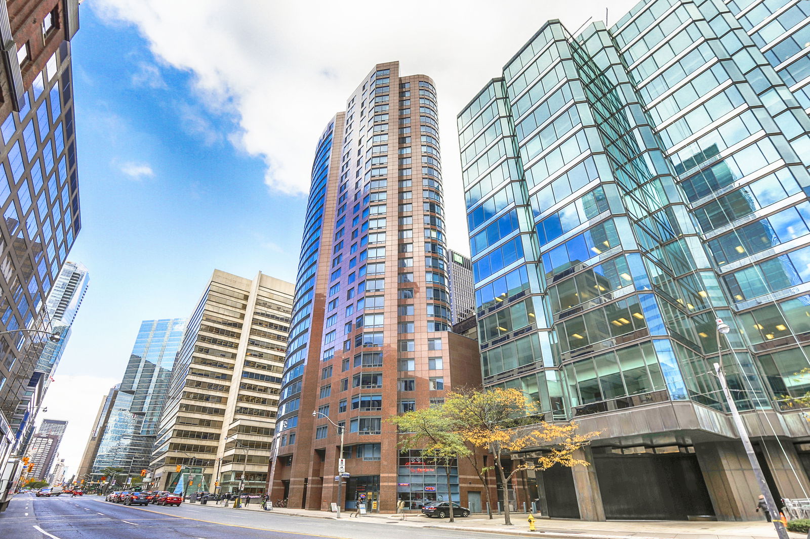 Exterior — Empire Plaza, Downtown, Toronto