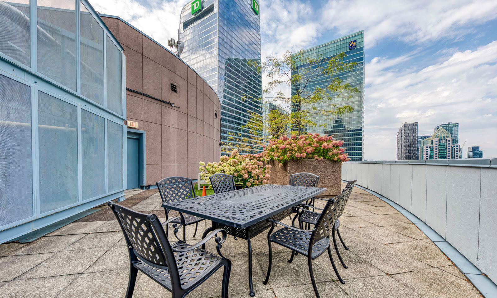 Patio — Empire Plaza, Downtown, Toronto