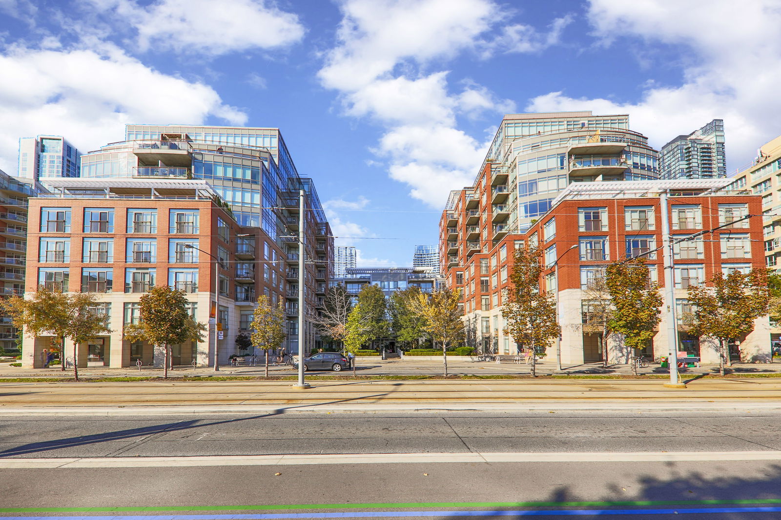 Exterior — 500 Queens Quay West, Downtown, Toronto