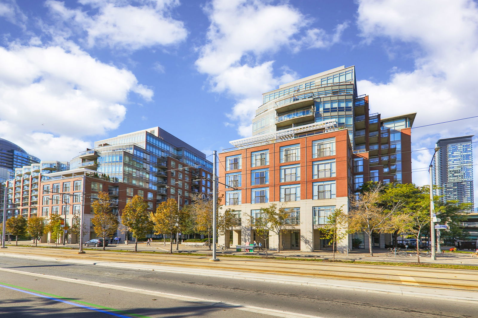 Exterior — 500 Queens Quay West, Downtown, Toronto