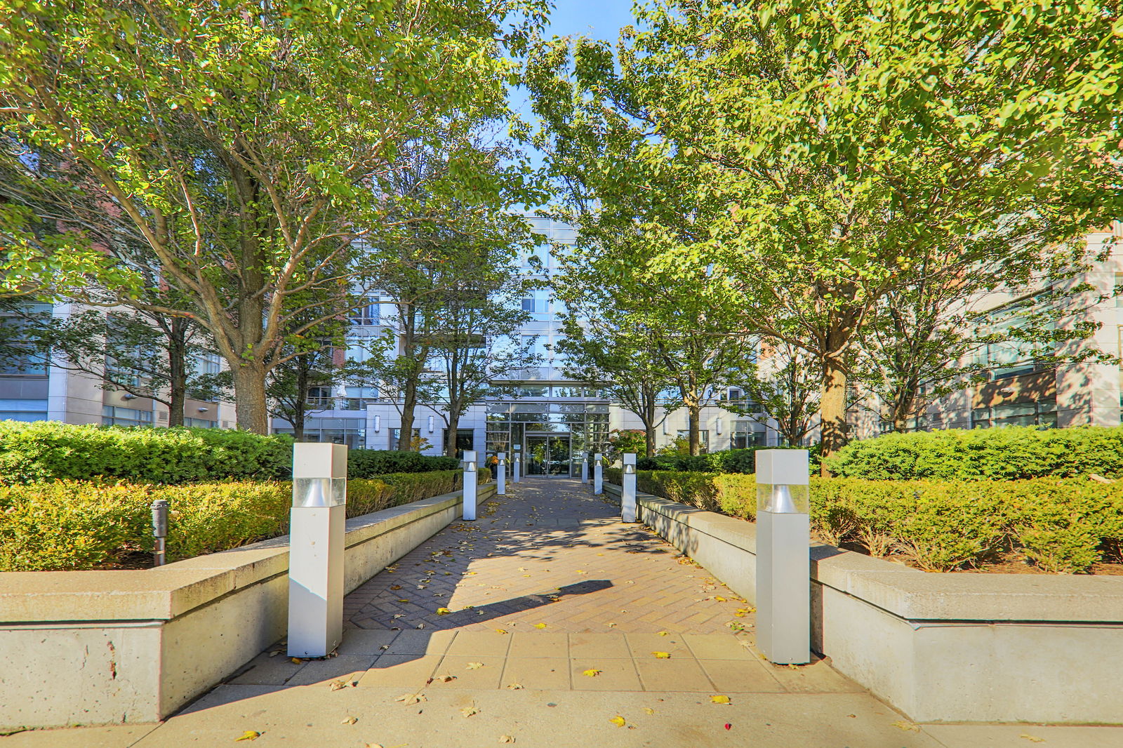 Entrance — 500 Queens Quay West, Downtown, Toronto