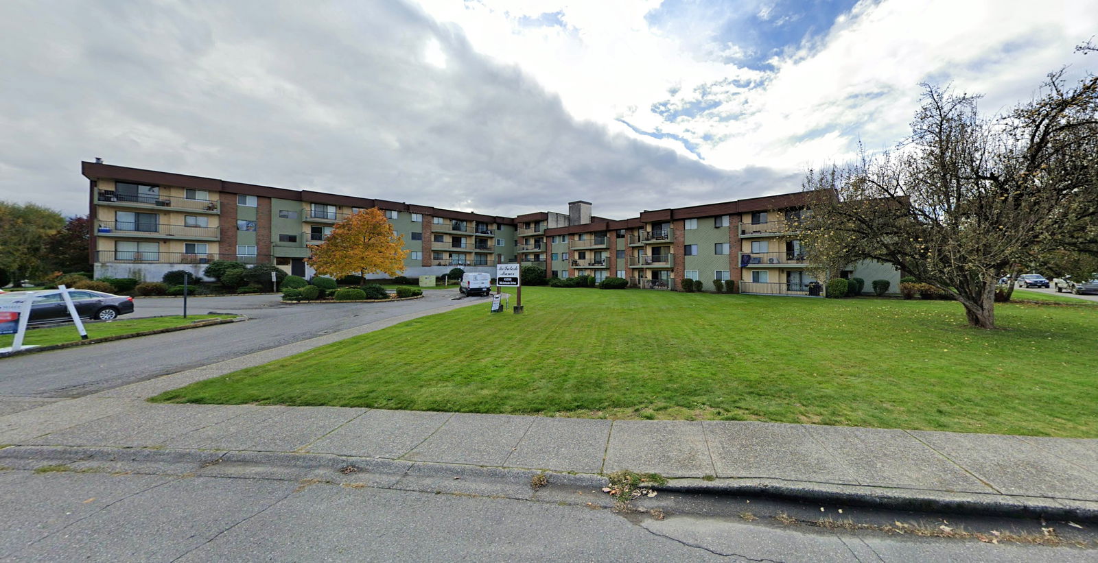 Mcintosh Manor, Langley, Toronto