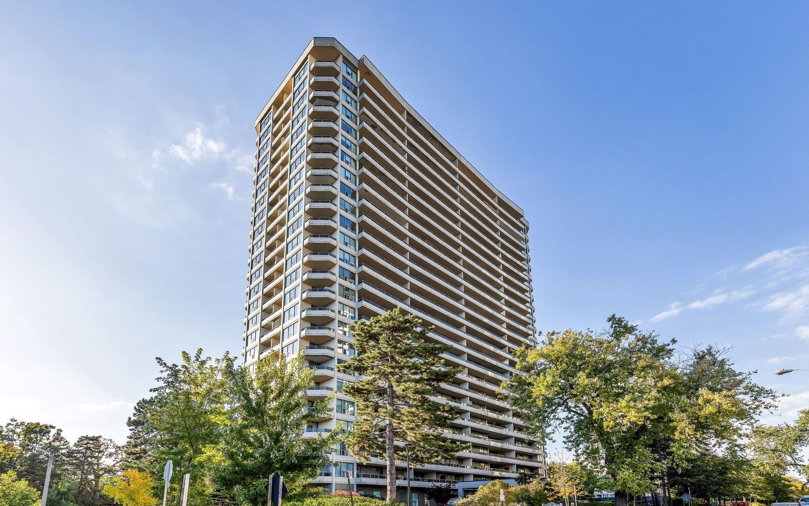 50 Quebec Avenue, West End, Toronto