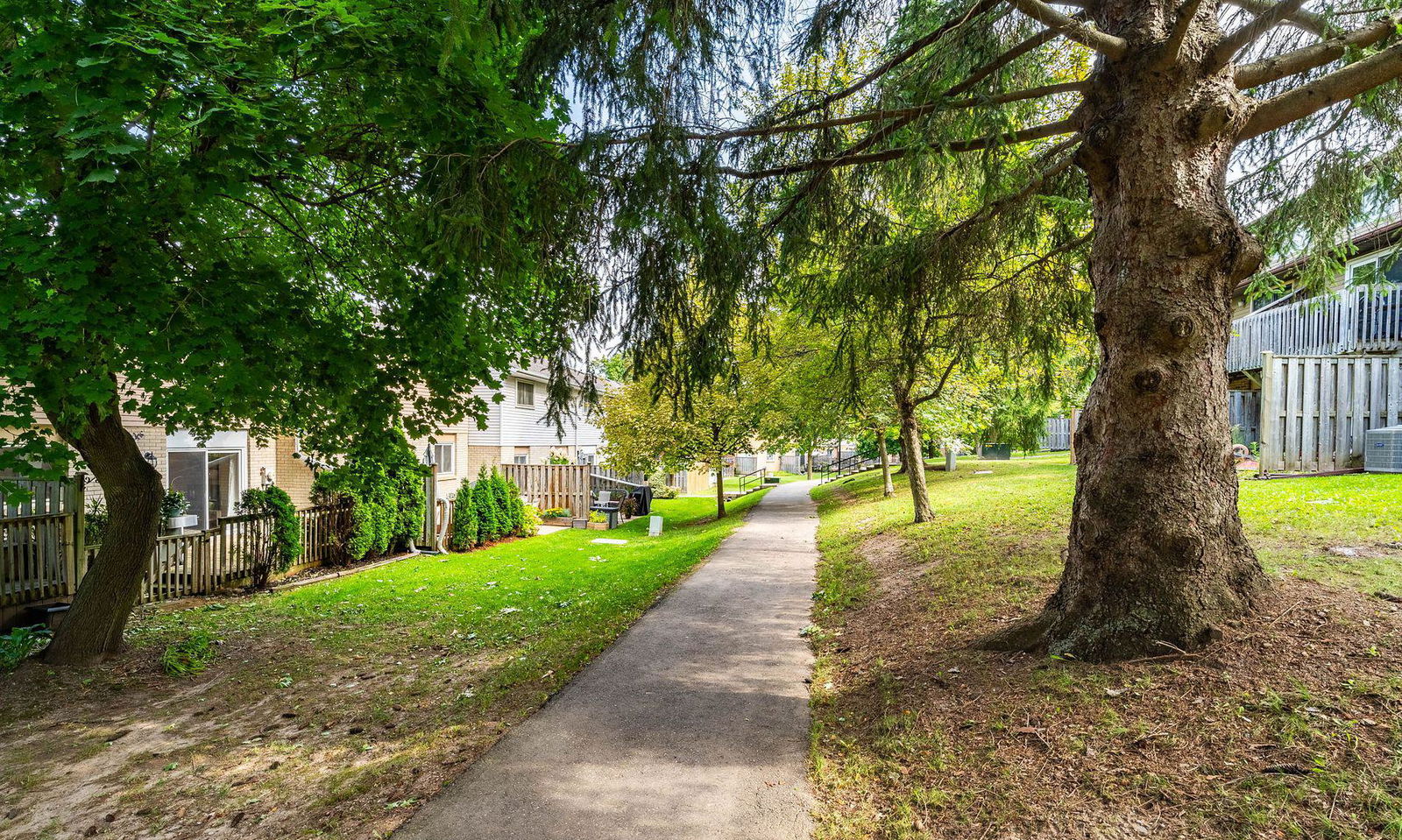 Lynden Circle Townhouses, Halton Hills, Toronto