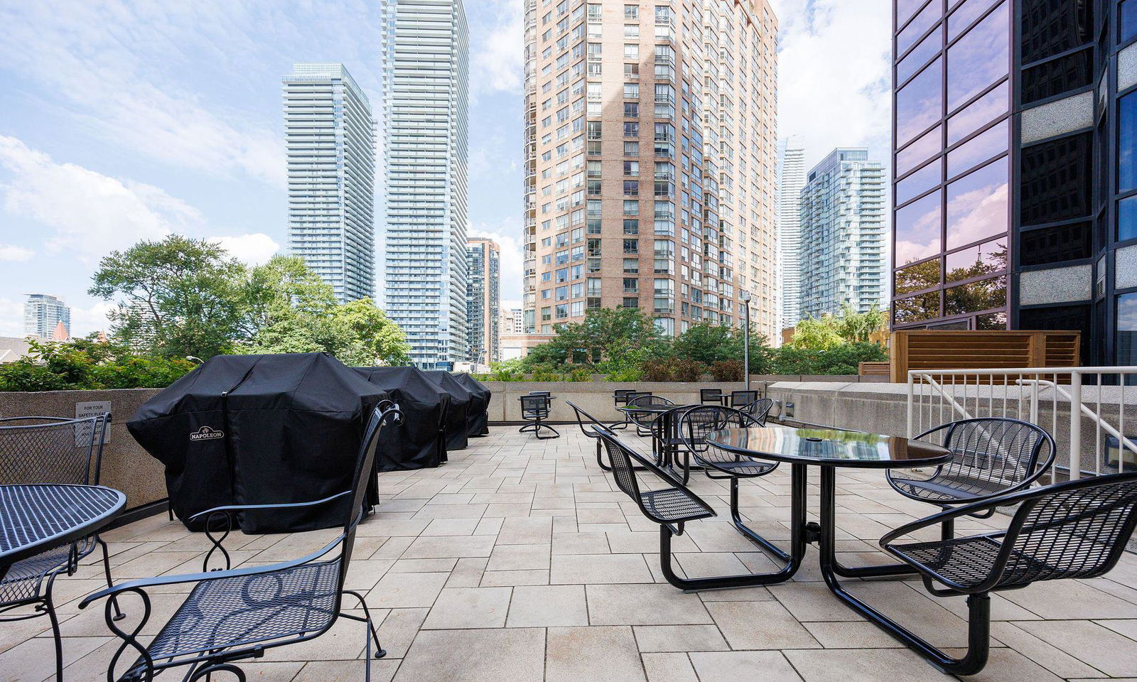 Rooftop Deck — 1001 Bay, Downtown, Toronto