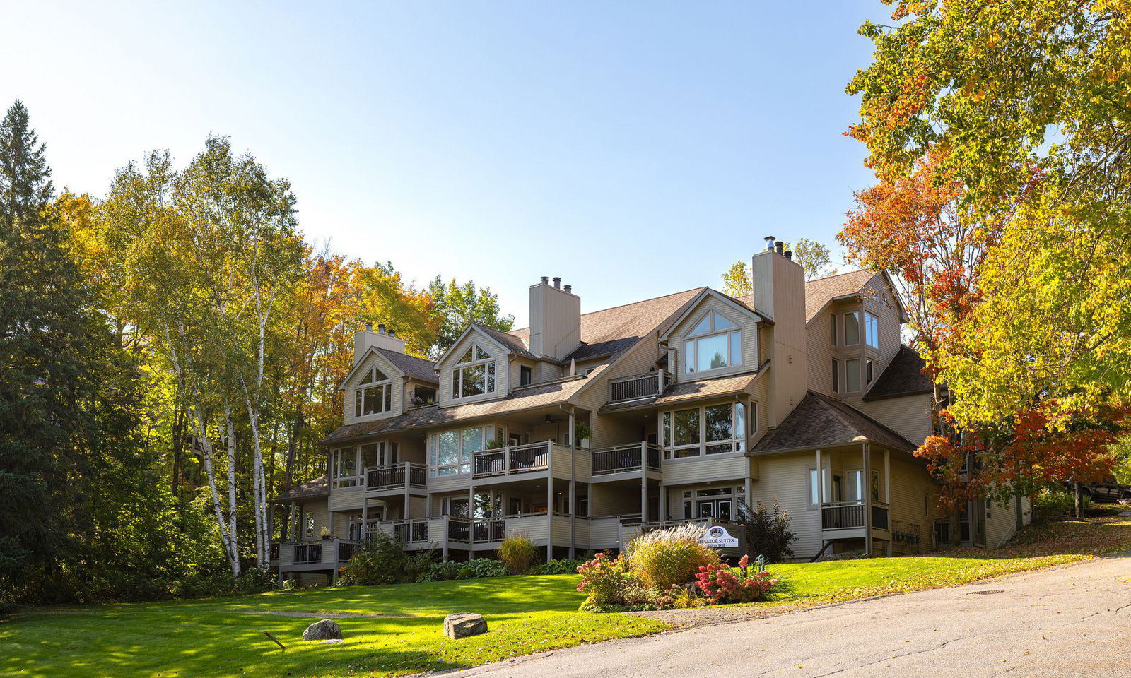 Hilltop Suites, Huntsville, Toronto