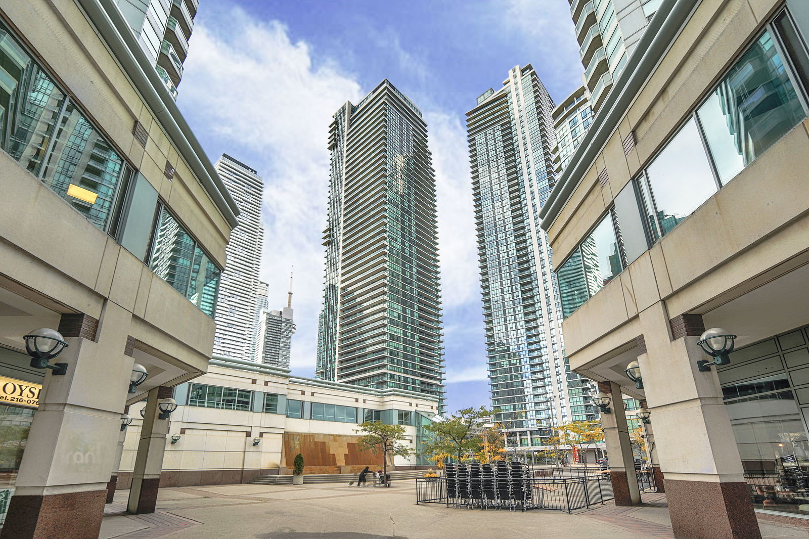 Exterior — 33 Bay at Pinnacle, Downtown, Toronto