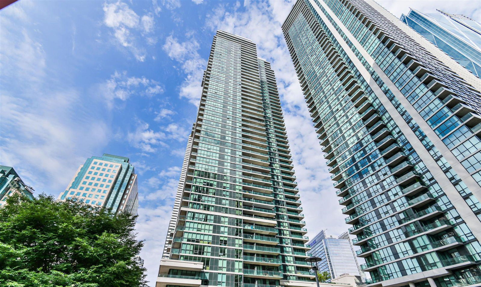 33 Bay at Pinnacle, Downtown, Toronto